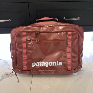 Patagonia Blackhole MLC 45L in Rosehip